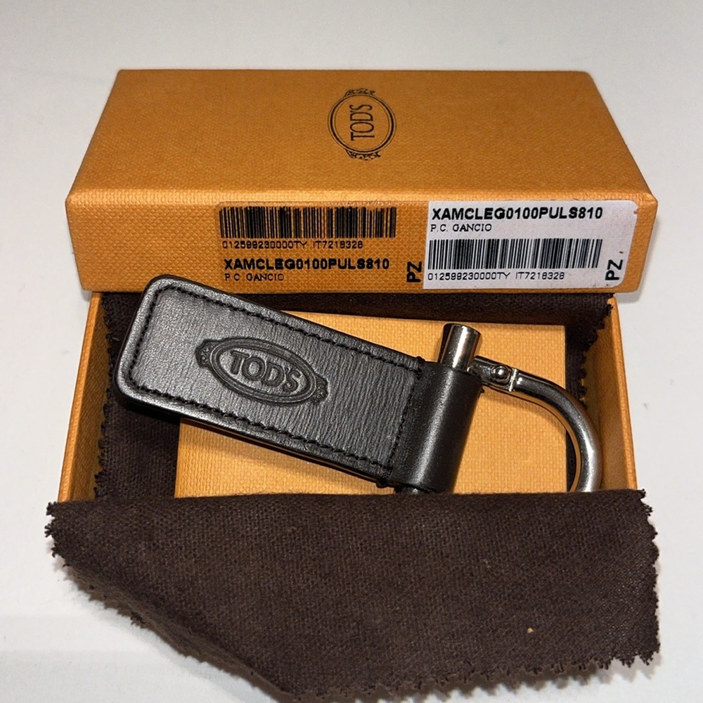 Tod's Men's Leather Keyring ~ in Brown
